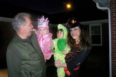 Sienna & Landon enjoying Halloween
