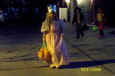 McKinley as Glenda the good witch
