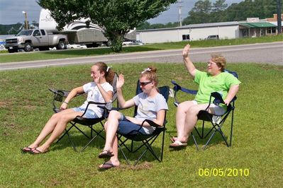 Jessica, Moriah, & Judy Roadside Prayer
