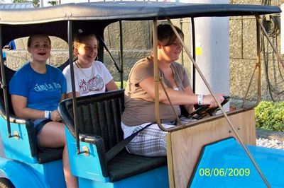 Help!
Kaitlynn "drives" Jolene & Casey around
